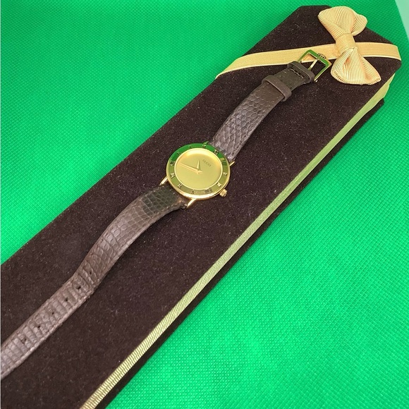 Ladies GUCCI watch 🔥🔥🔥 - Picture 7 of 10